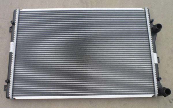 ϴ܇�ϵ��X�Ͳ�ɢ�����ϵĿ��g���O(sh��)Ӌ��(y��ng)ԓע�ص����